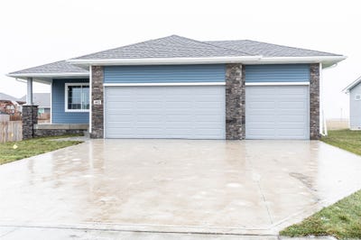 /international/us/402-ne-madison-avenue-elkhart-ia-110096264086/