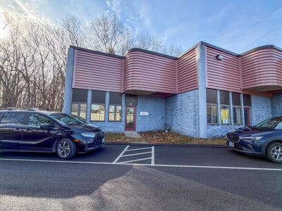/international/us/135-lafayette-road-north-hampton-nh-110104977892/