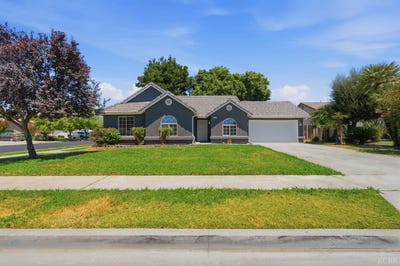 /international/us/942-boxwood-lane-lemoore-ca-110120515362/