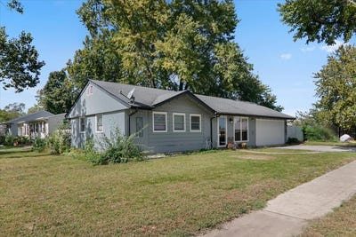 /international/us/1402-mount-vernon-drive-bloomington-il-110120067948/