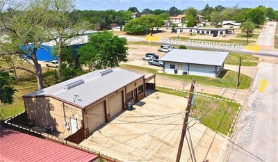 /international/us/405-n-johnston-street-caldwell-tx-110107984439/