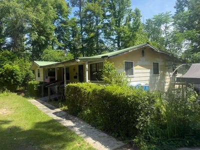 /international/us/220-presley-dr-abbeville-al-110108218749/