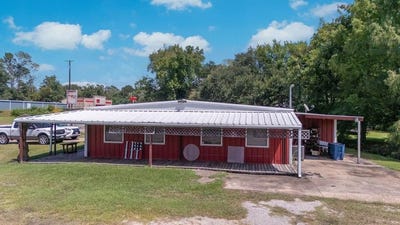 /international/us/116-w-main-street-zavalla-tx-110105936472/
