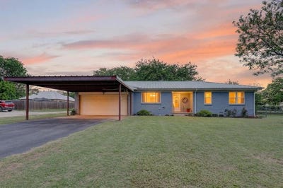 /international/us/624-n-avenue-a-springtown-tx-110107241653/