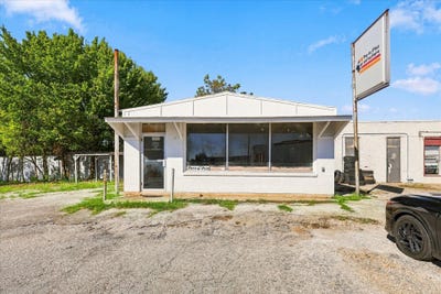 /international/us/102-college-street-whitesboro-tx-110120133592/