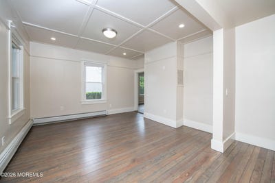 /international/us/35-w-westside-avenue-red-bank-nj-110107951674/