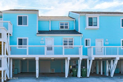 /international/us/1003-pelican-court-kure-beach-nc-110107547476/