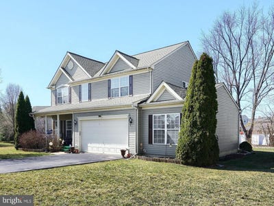 /international/us/1131-pine-court-york-pa-110098189775/