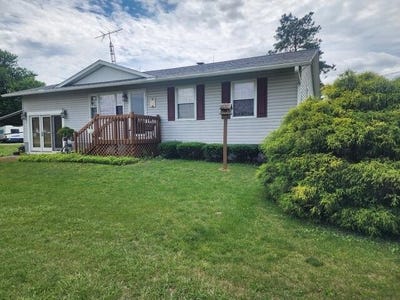 /international/us/8083-brown-road-morenci-mi-110109058756/