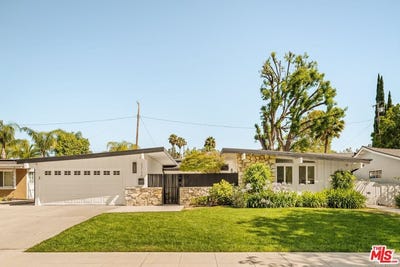 /international/us/23122-bigler-st-woodland-hills-ca-110108855521/