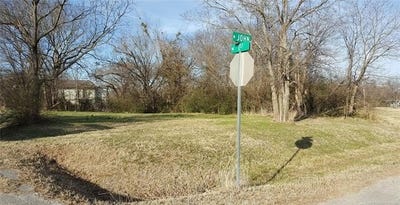 /international/us/202-e-john-street-henryetta-ok-110106304308/