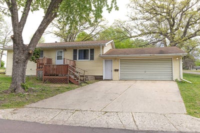 /international/us/102-maple-street-jackson-mn-110108015414/