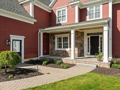 /international/us/9-morningside-drive-shrewsbury-ma-110099473426/