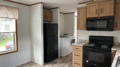 /international/us/10-dogwood-lane-starksboro-vt-110102450669/