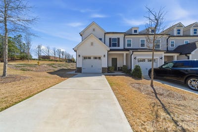 /international/us/11936-basking-drive-charlotte-nc-110107715529/