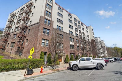 /international/us/42-pondfield-road-w-bronxville-ny-110120462194/