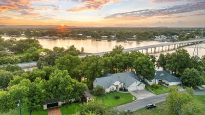 /international/us/124-bridgepoint-dr-kingsland-tx-110101256840/