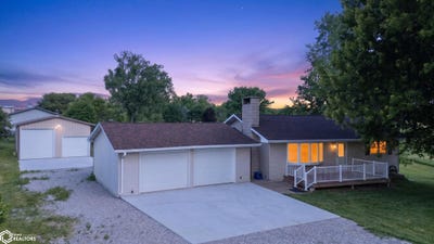 /international/us/1828-parker-avenue-marshalltown-ia-110108579252/