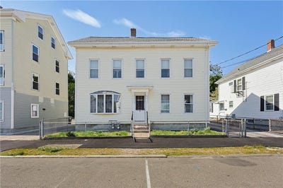 /international/us/19-elm-street-cumberland-ri-110108226121/