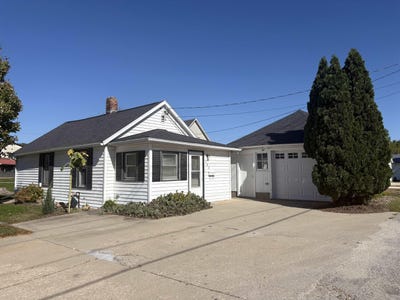 /international/us/202-state-street-decorah-ia-110110294822/