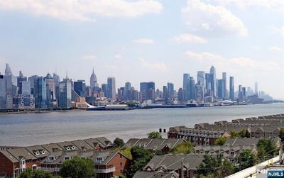 /international/us/7002-jfk-blvd-e-guttenberg-nj-110104996613/
