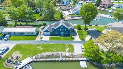 /international/us/1909-n-nan-avenue-marblehead-oh-110094544325/
