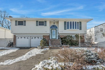 /international/us/2912-moreland-avenue-oceanside-ny-110096912922/?lang=en