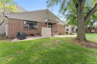 /international/us/27024-winchester-street-brownstown-twp-mi-110110349807/