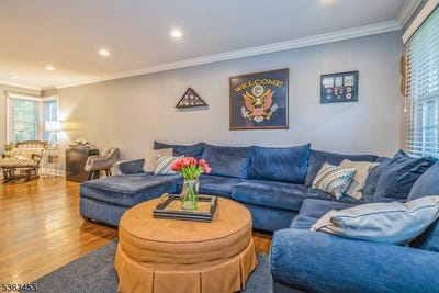 /international/us/76-w-valley-view-dr-morristown-town-nj-110100380102/