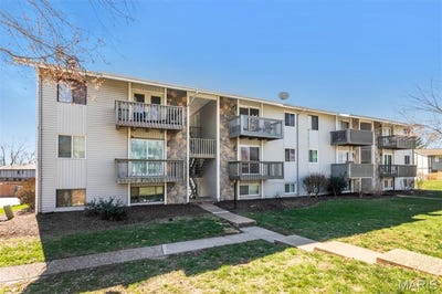 /international/us/113-lemans-court-lake-st-louis-mo-110106553506/