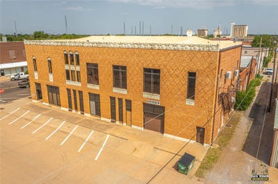 /international/us/1423-main-street-vernon-tx-110108637879/