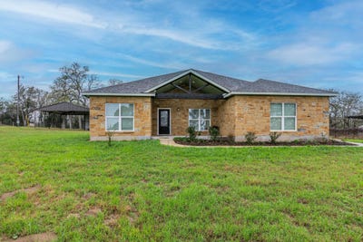 /international/us/1597-county-road-314-lexington-tx-110106272097/