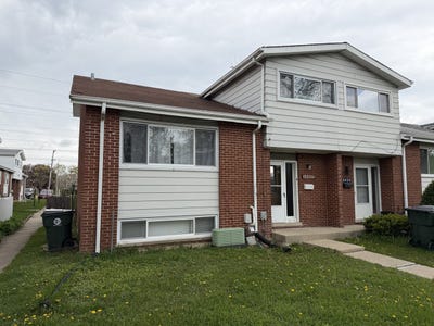 /international/us/8052-w-lyons-street-niles-il-110107689211/
