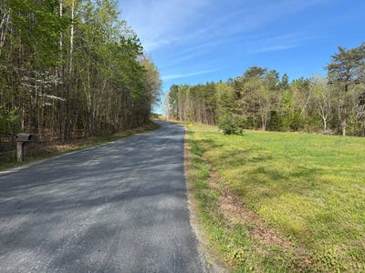 /international/us/0-family-lane-cumberland-va-110107536306/