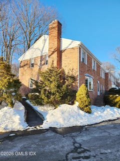 /international/us/96-valley-road-cos-cob-ct-110105982373/