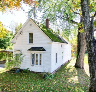 /international/us/67-pleasant-street-solon-me-110102504680/