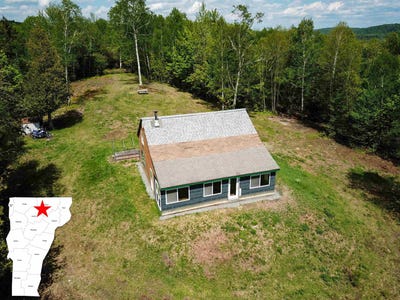 /international/us/990-daniels-w-road-albany-vt-110108547621/