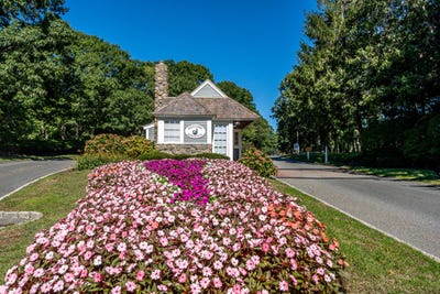/international/us/46-forest-gate-yarmouth-port-ma-110107395877/