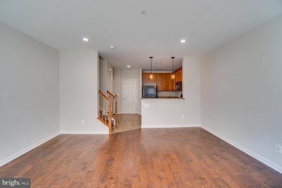 /international/us/6153-aster-haven-circle-haymarket-va-110101197323/