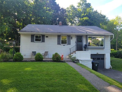 /international/us/199-lakeside-road-newburgh-ny-110108352570/