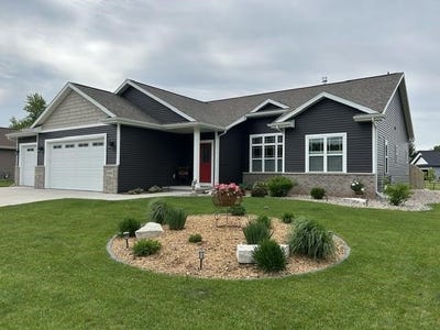 /international/us/606-w-3rd-street-shawano-wi-110108348885/