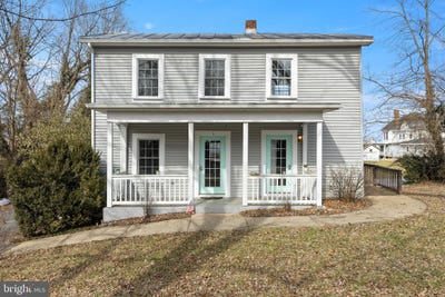 /international/us/115-e-page-street-luray-va-110105834917/