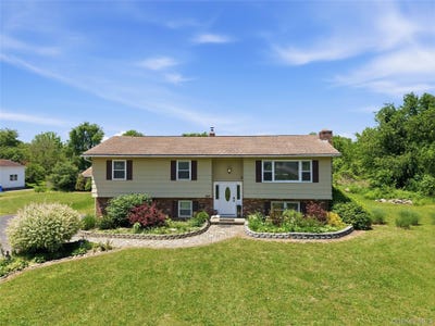 /international/us/347-plains-road-wallkill-ny-110108653816/