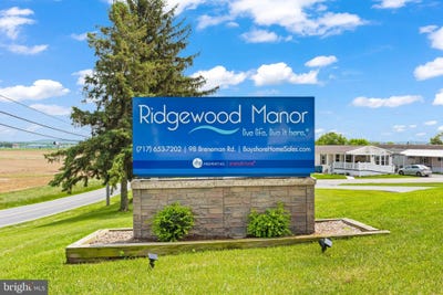 /international/us/25-ridgewood-manor-manheim-pa-110099718652/