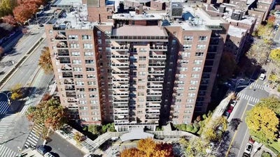 /international/us/70-20-108th-street-forest-hills-ny-110103269312/