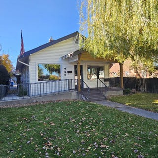 /international/us/725-sw-8th-street-redmond-or-110107071843/