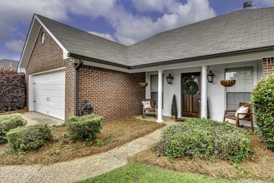 /international/us/317-greensboro-drive-brandon-ms-110108257901/