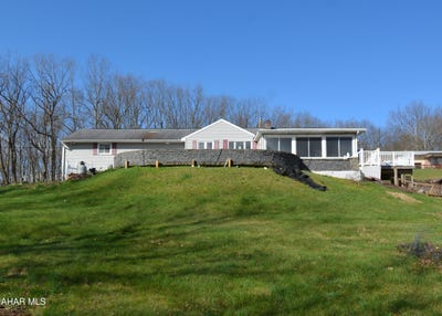 /international/us/875-davis-road-altoona-pa-110105703765/