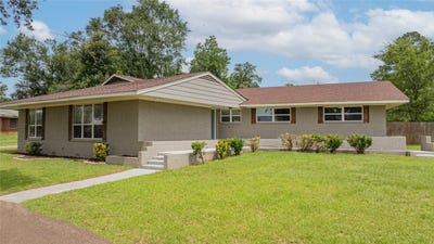 /international/us/812-e-1st-hughes-springs-tx-110104214870/