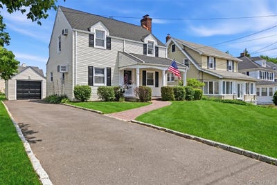 /international/us/63-andrew-street-manhasset-ny-110108743339/